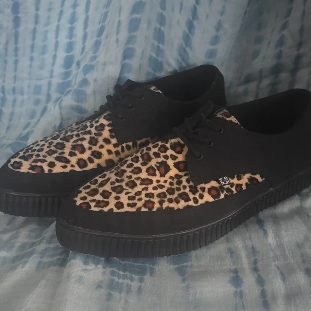 T.U.K Black & Leopard Tie Pointed Lace Up - Picture 4 of 8